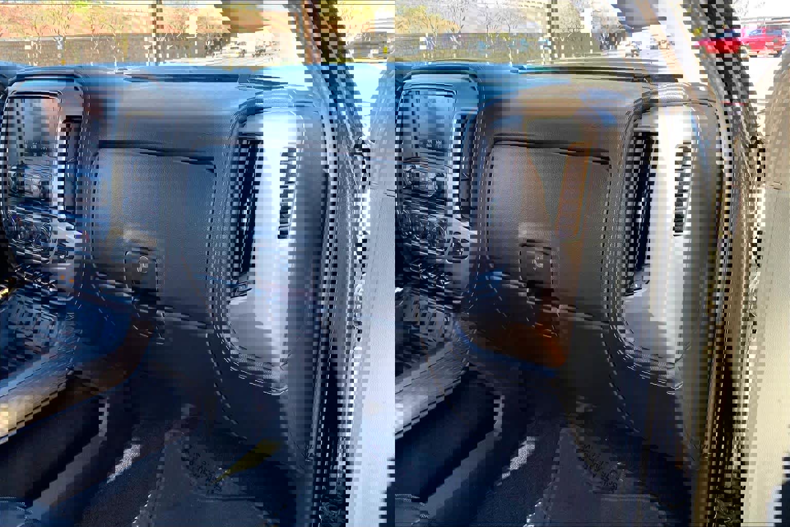 Used 2018 GMC Sierra 2500 Denali w/ Duramax Plus Package image 18