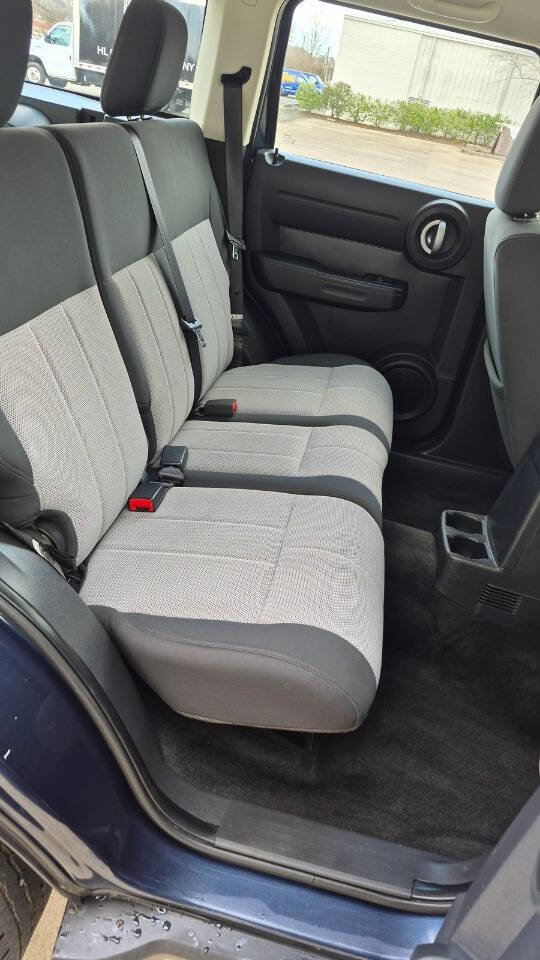 Used 2008 Dodge Nitro SXT RWD image 29
