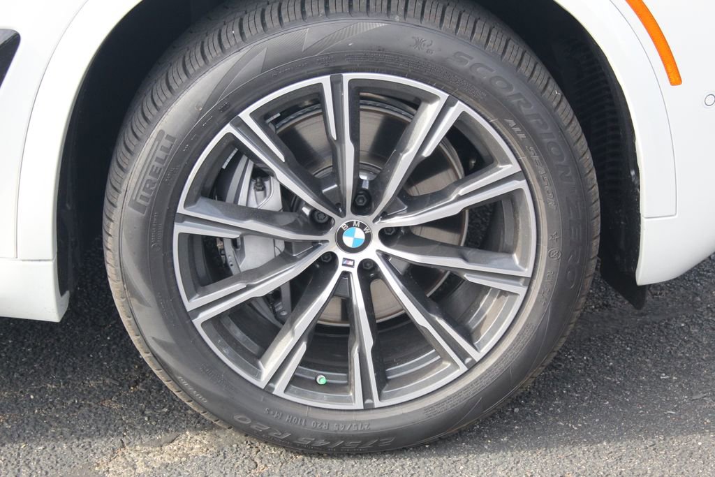 New 2026 BMW X5 xDrive50e w/ M Sport Package image 11