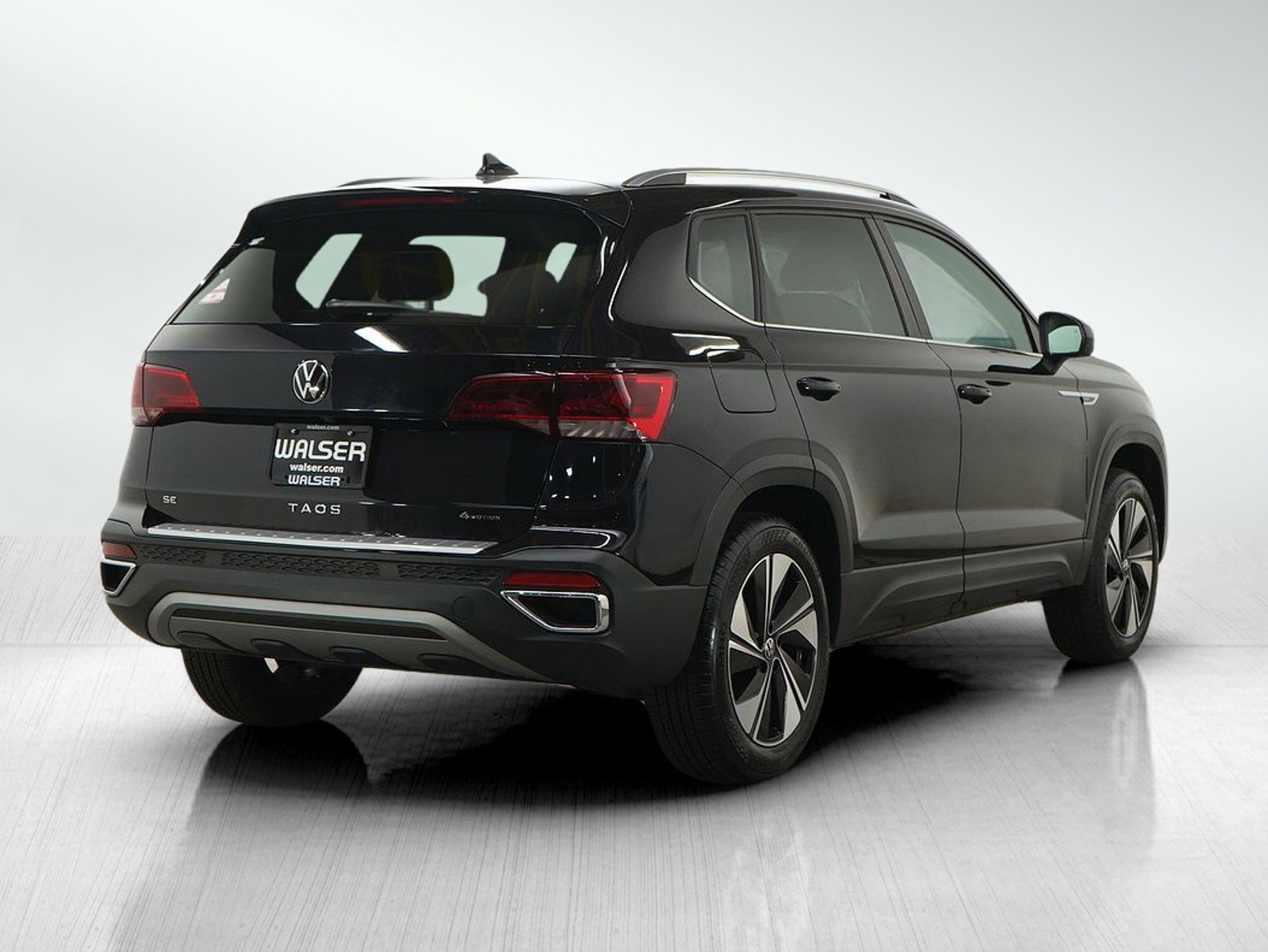 Used 2024 Volkswagen Taos SE AWD/4WD image 5