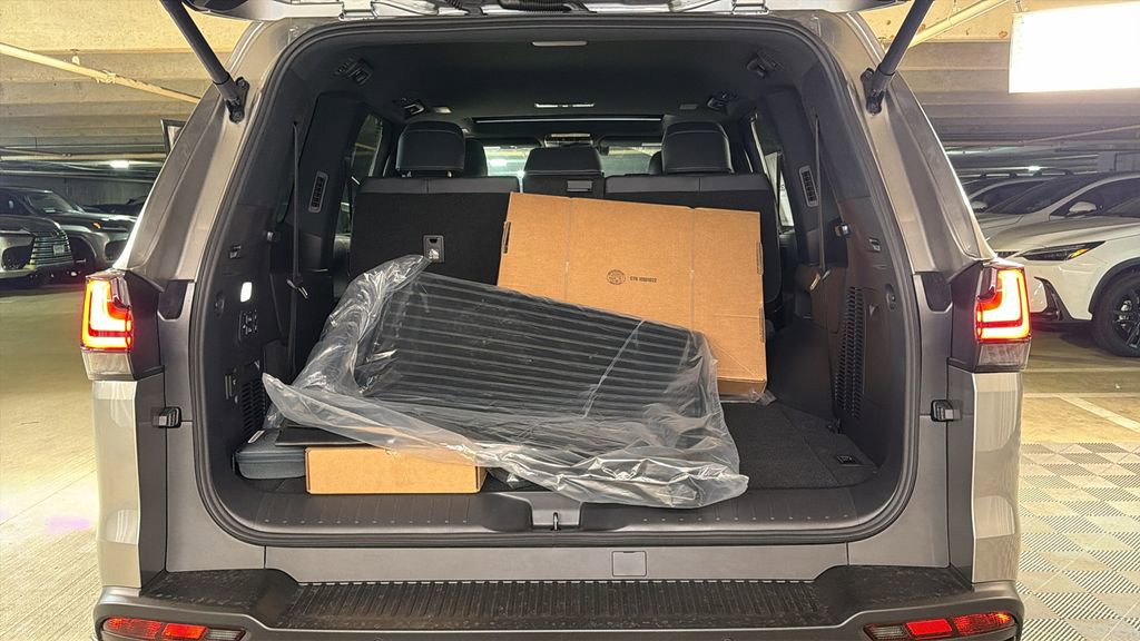 New 2026 Lexus LX 600 4WD w/ Luxury Package image 9