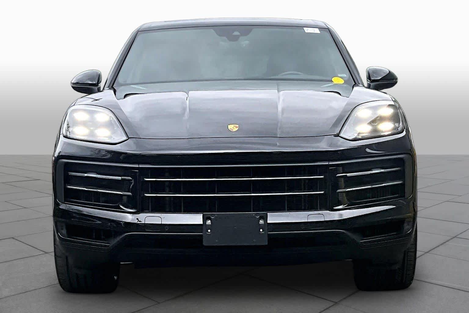 Used 2024 Porsche Cayenne AWD/4WD image 4