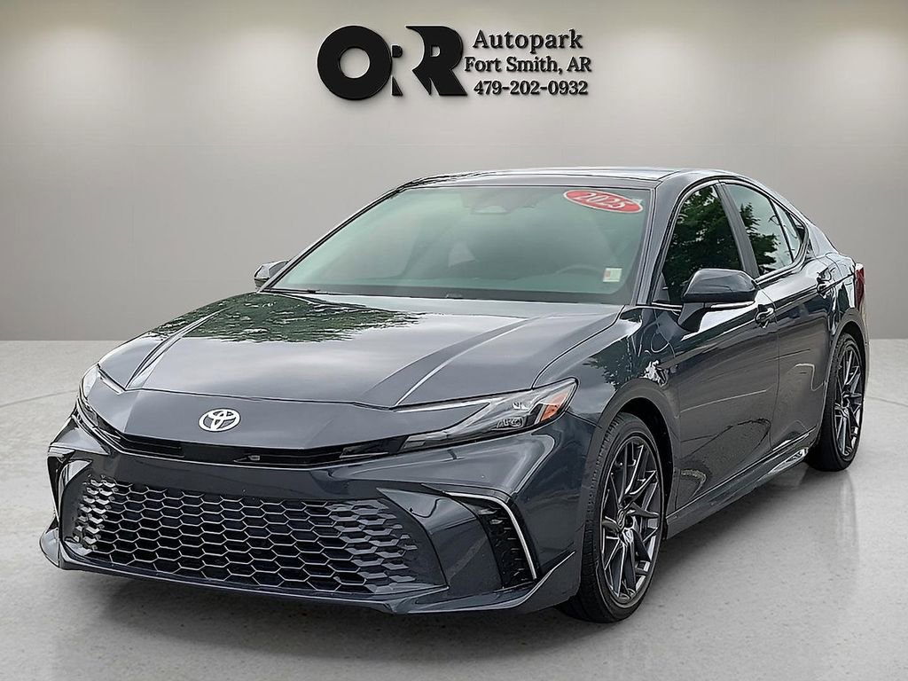 Used 2025 Toyota Camry XSE FWD image 2