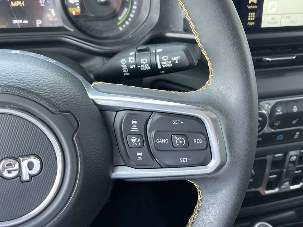 Used 2024 Jeep Wrangler Unlimited Sahara AWD/4WD image 34
