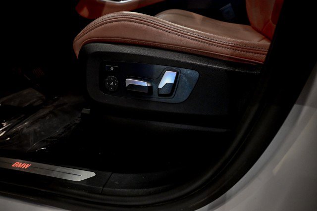 Used 2022 BMW X5 xDrive40i w/ Premium Package AWD/4WD image 48