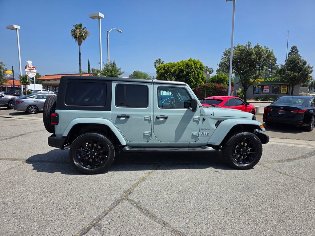 Used 2023 Jeep Wrangler Unlimited Sahara AWD/4WD image 4