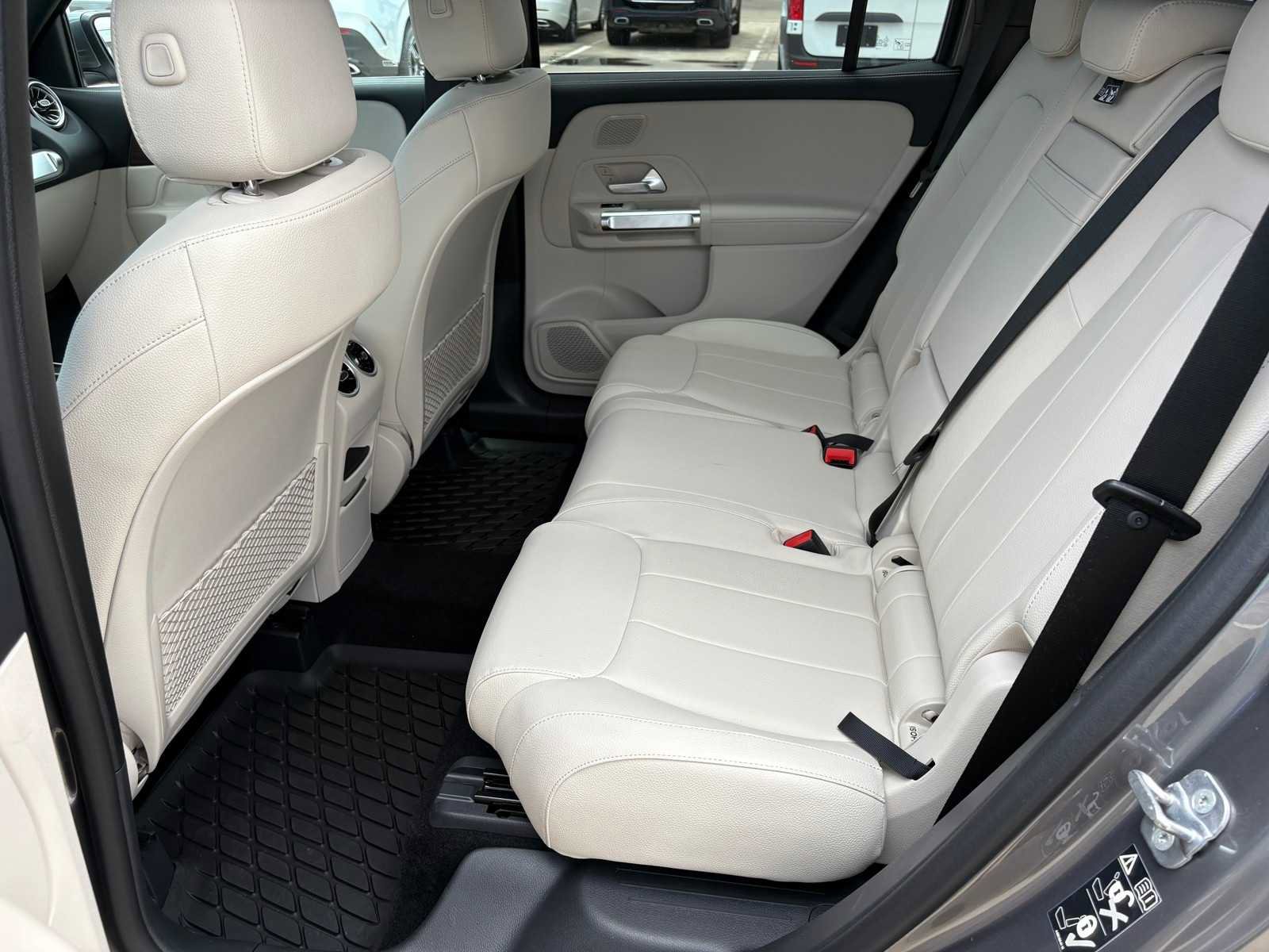 Used 2026 Mercedes-Benz GLB 250 image 11