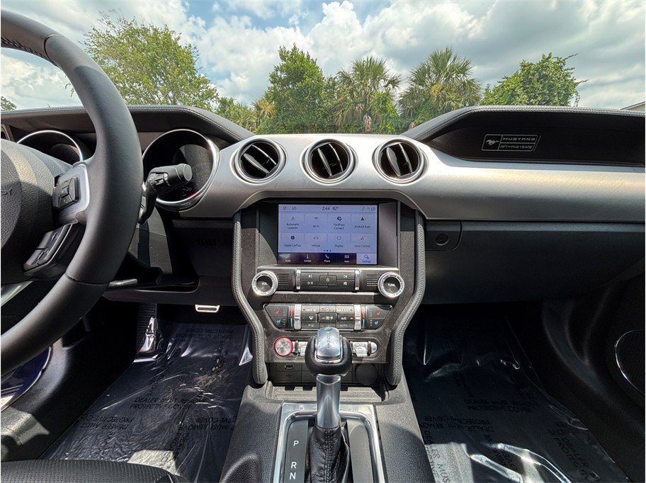 Used 2020 Ford Mustang Premium RWD image 11