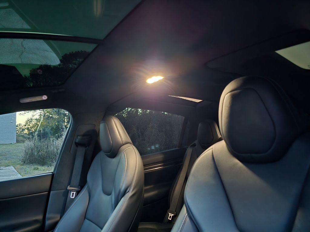 Used 2022 Tesla Model X Plaid image 26