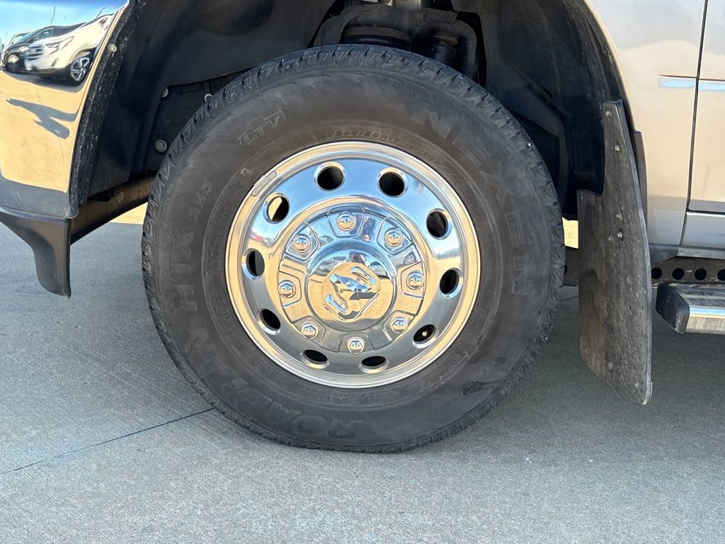 Used 2024 RAM 3500 Laramie image 30