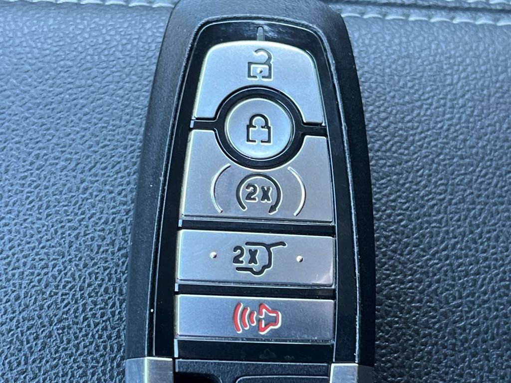 Used 2022 Ford Escape SEL image 19