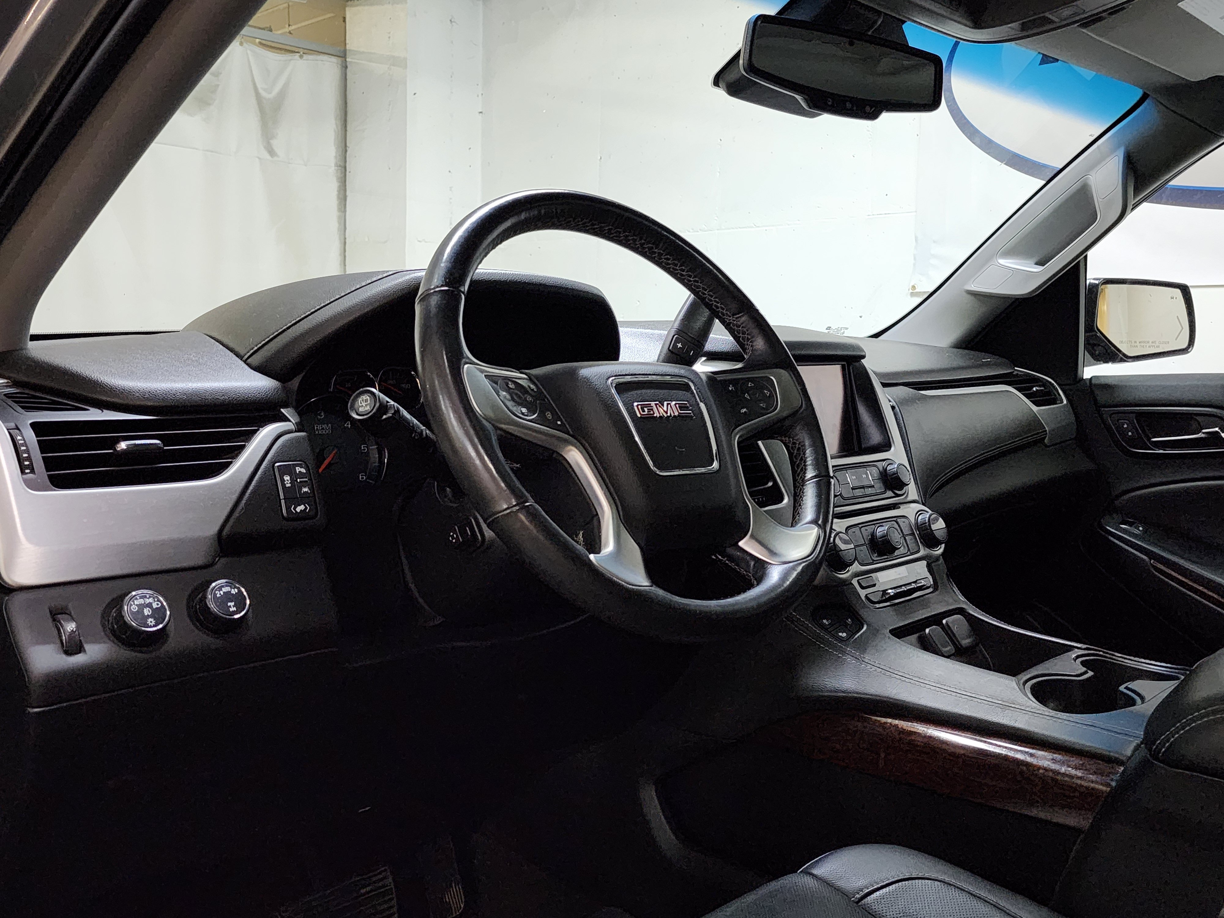 Used 2018 GMC Yukon SLT w/ Premium Edition AWD/4WD image 14