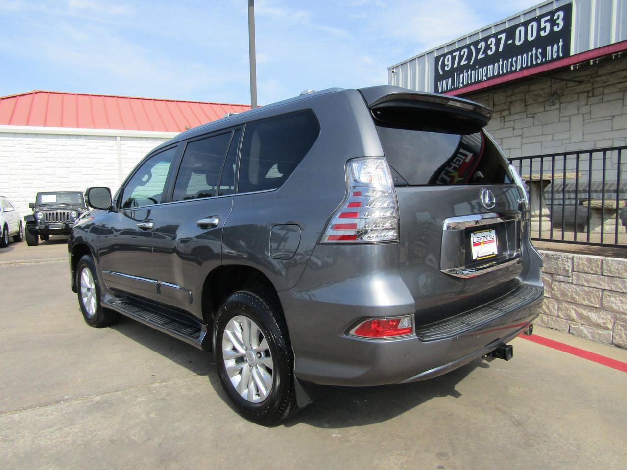Used 2017 Lexus GX 460 Premium w/ Premium Package AWD/4WD image 3