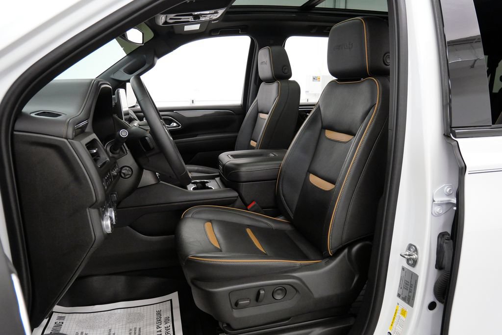 Used 2024 GMC Yukon XL AT4 w/ AT4 Premium Plus Package AWD/4WD image 10