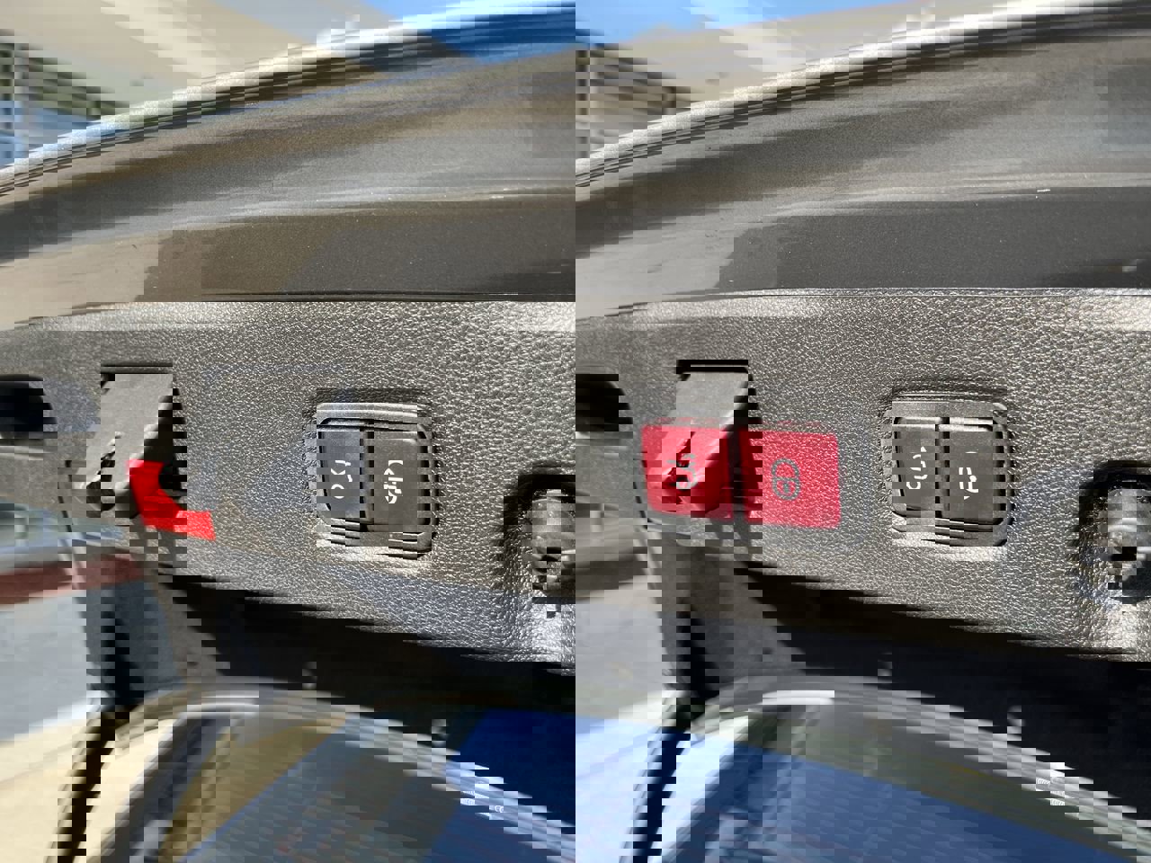 Used 2013 Mercedes-Benz CLS 550 image 32