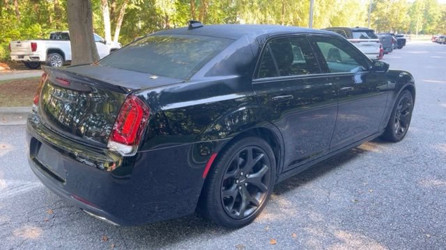 Used 2021 Chrysler 300 S w/ S Model Appearance Package RWD image 9