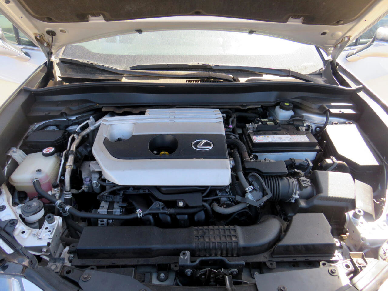 Used 2019 Lexus UX 200 Base image 10