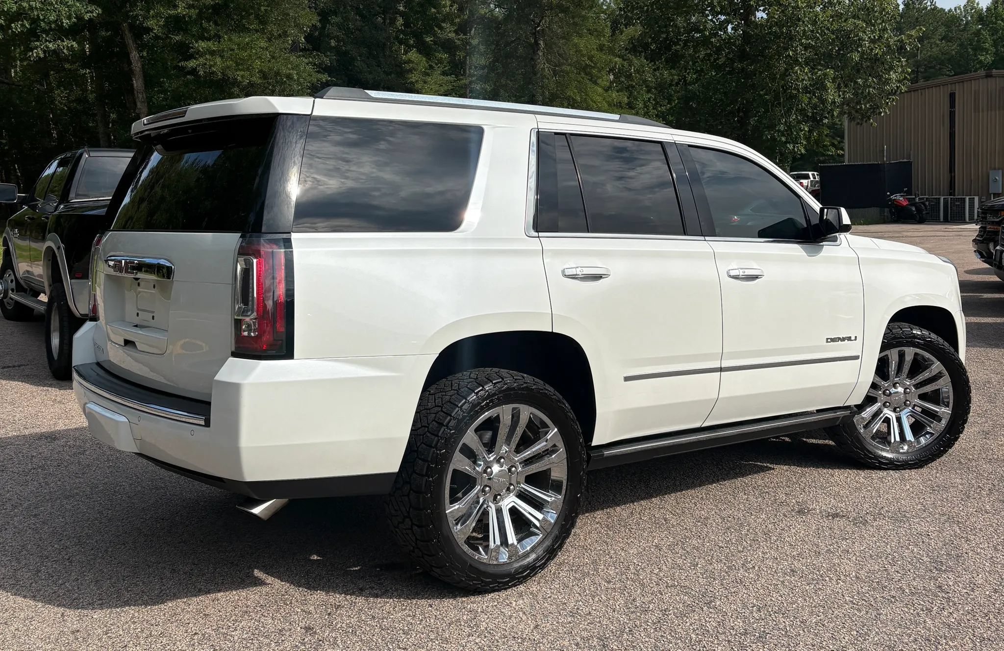 Used 2016 GMC Yukon Denali w/ Open Road Package AWD/4WD image 6