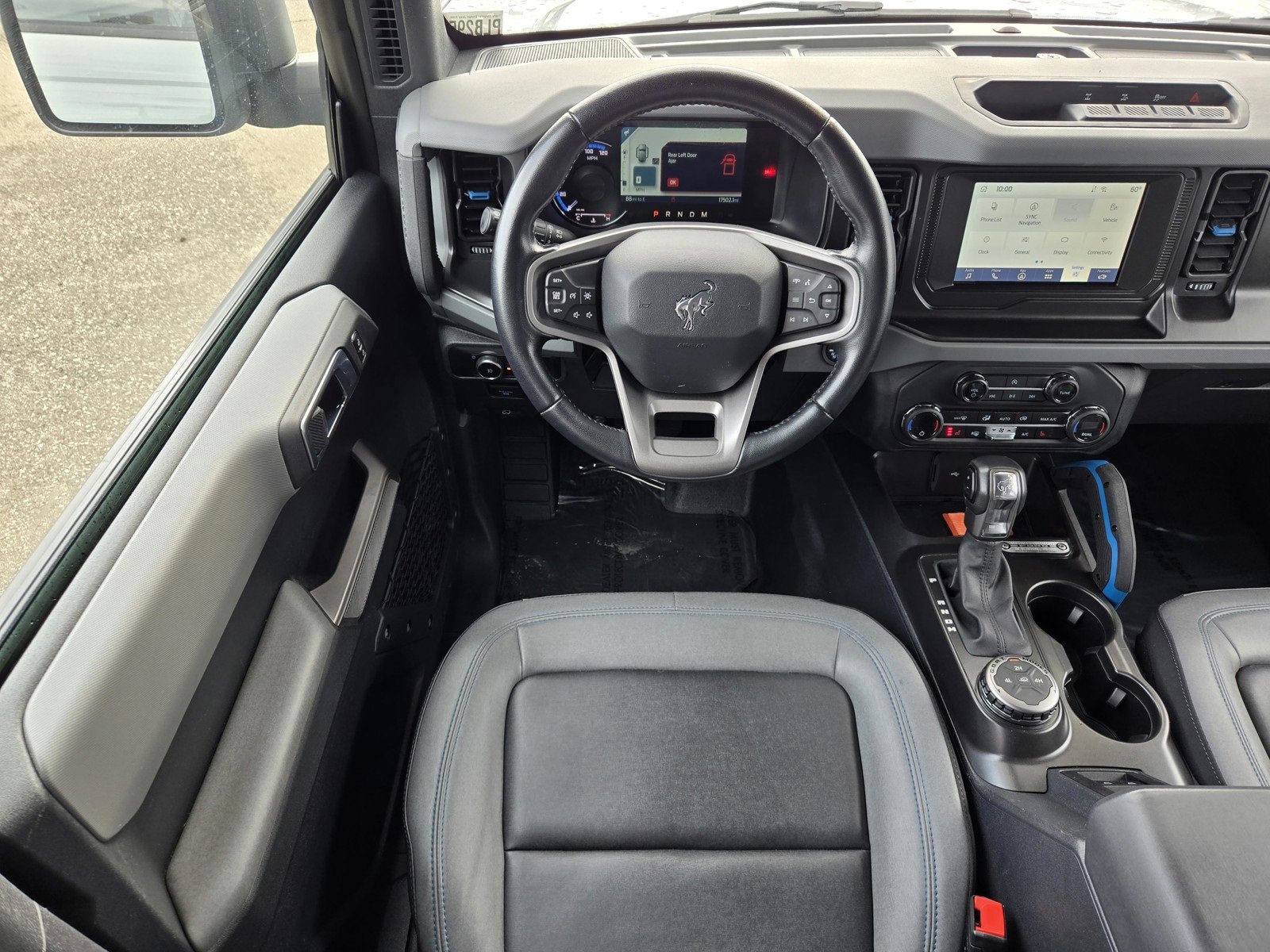 Used 2023 Ford Bronco Black Diamond image 11