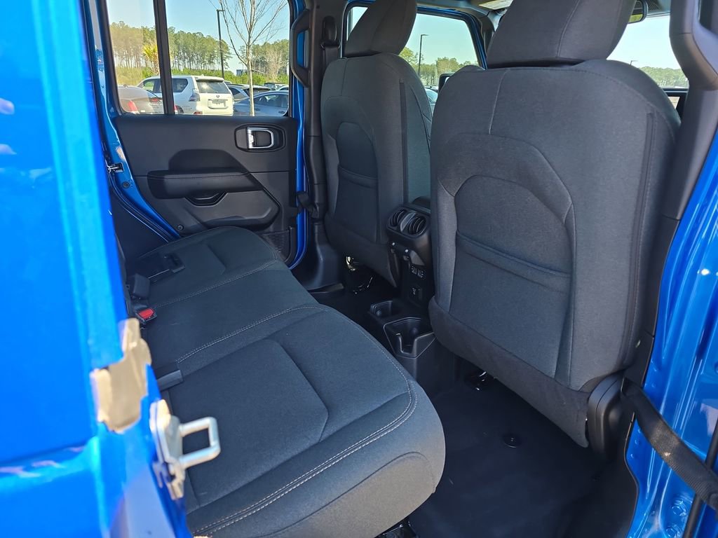 Used 2024 Jeep Wrangler Sahara image 14