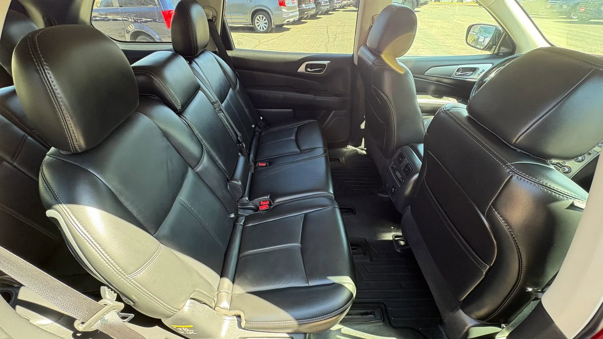 Used 2017 Nissan Pathfinder SL w/ Trailer Tow Package image 30