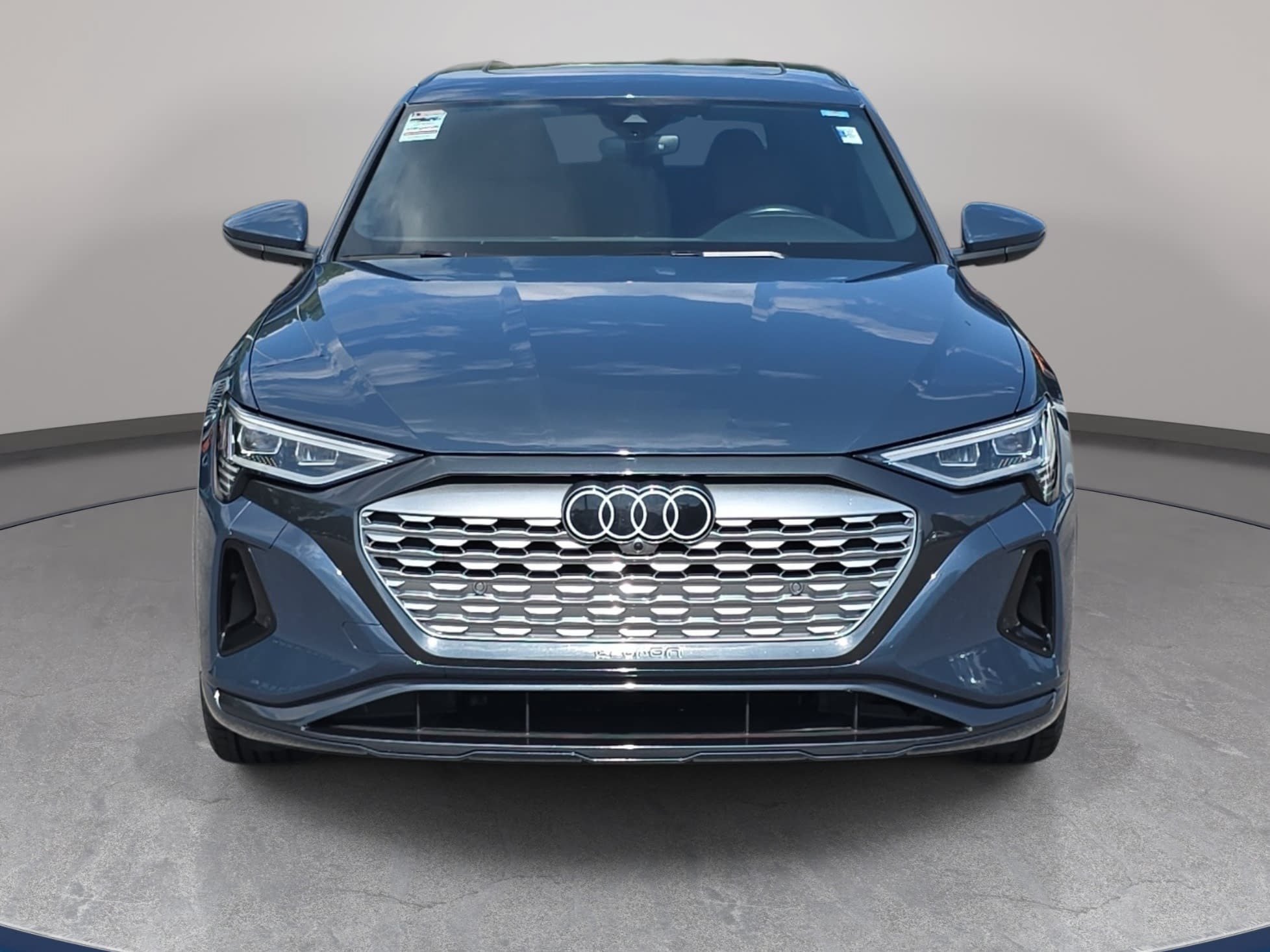 Used 2024 Audi Q8 e-tron Premium AWD/4WD image 2