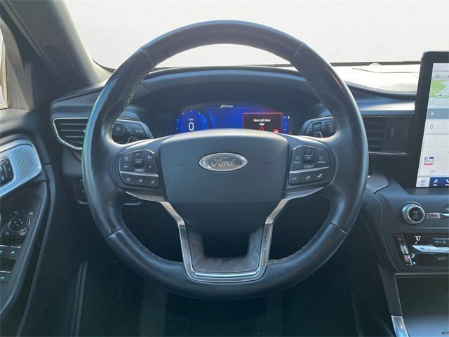 Used 2020 Ford Explorer Platinum w/ Premium Technology Package image 13