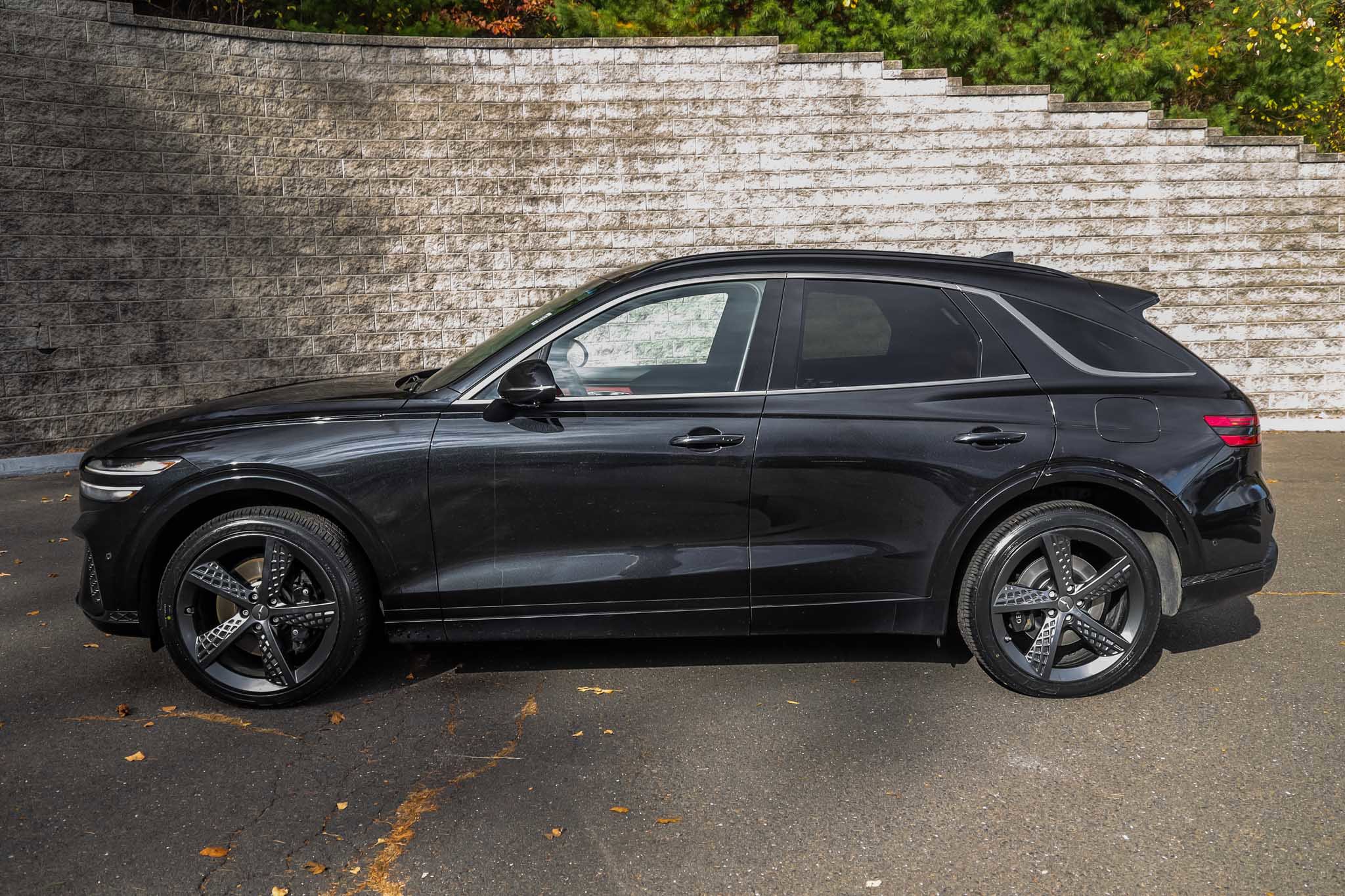 Used 2023 Genesis GV70 2.5T w/ Sport Prestige Package image 10