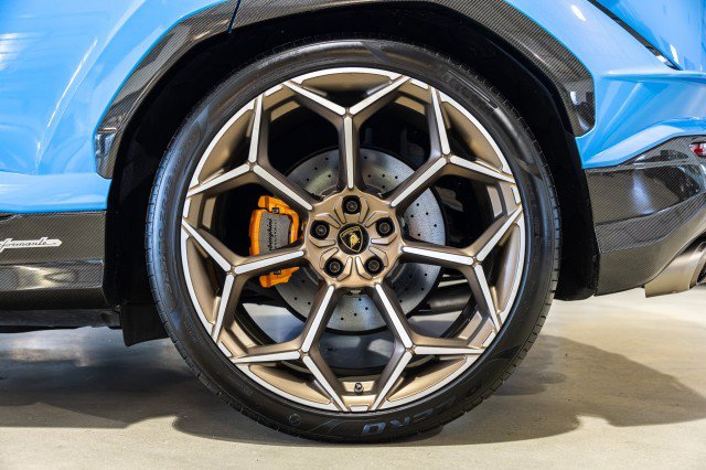 Used 2024 Lamborghini Urus Performante AWD/4WD image 23