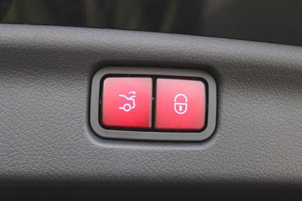 Used 2023 Mercedes-Benz C 300 Sedan image 32