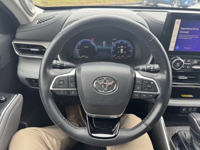 Used 2023 Toyota Highlander Limited image 22