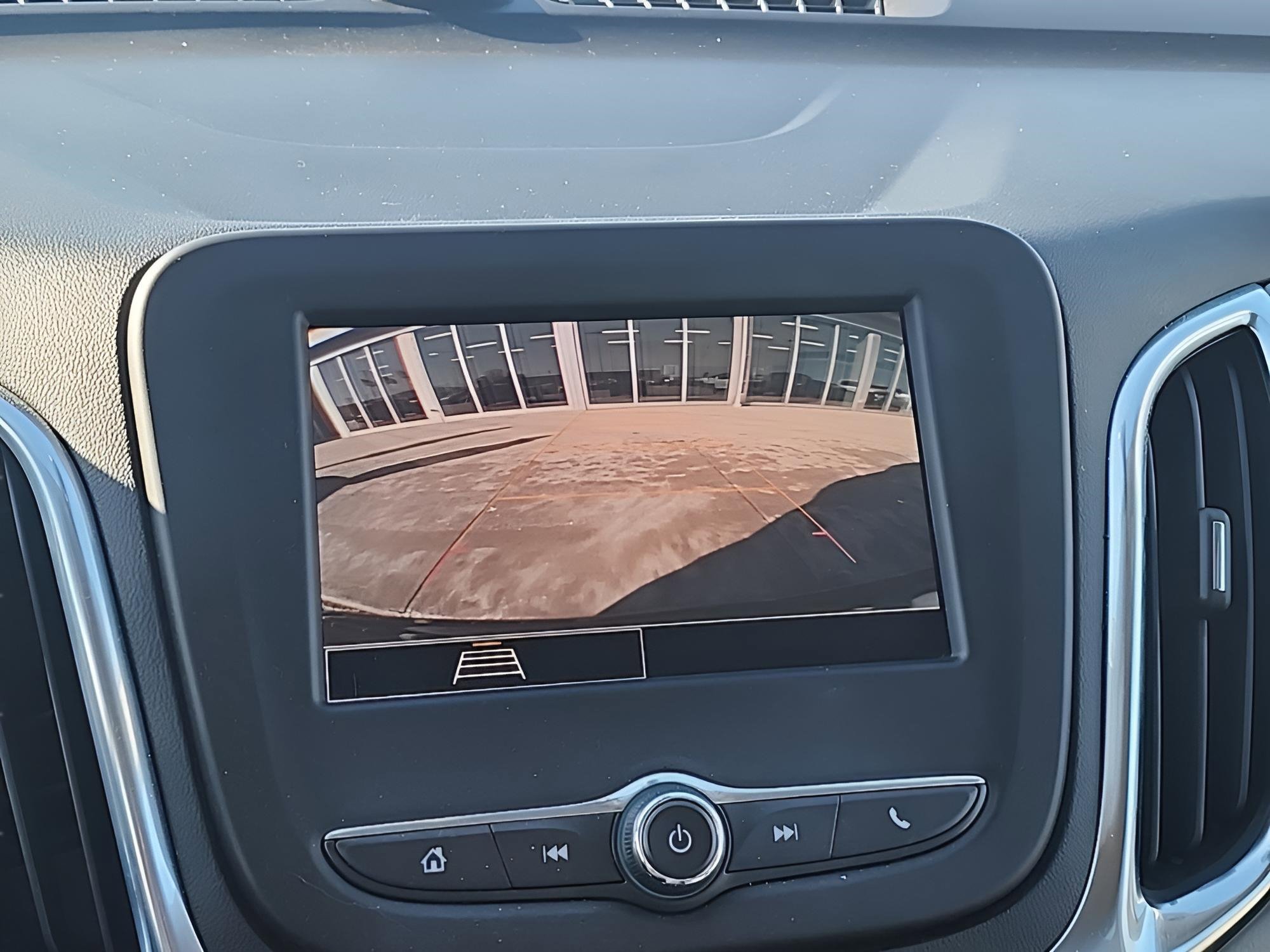 Used 2022 Chevrolet Equinox LS w/ LS Convenience Package image 21