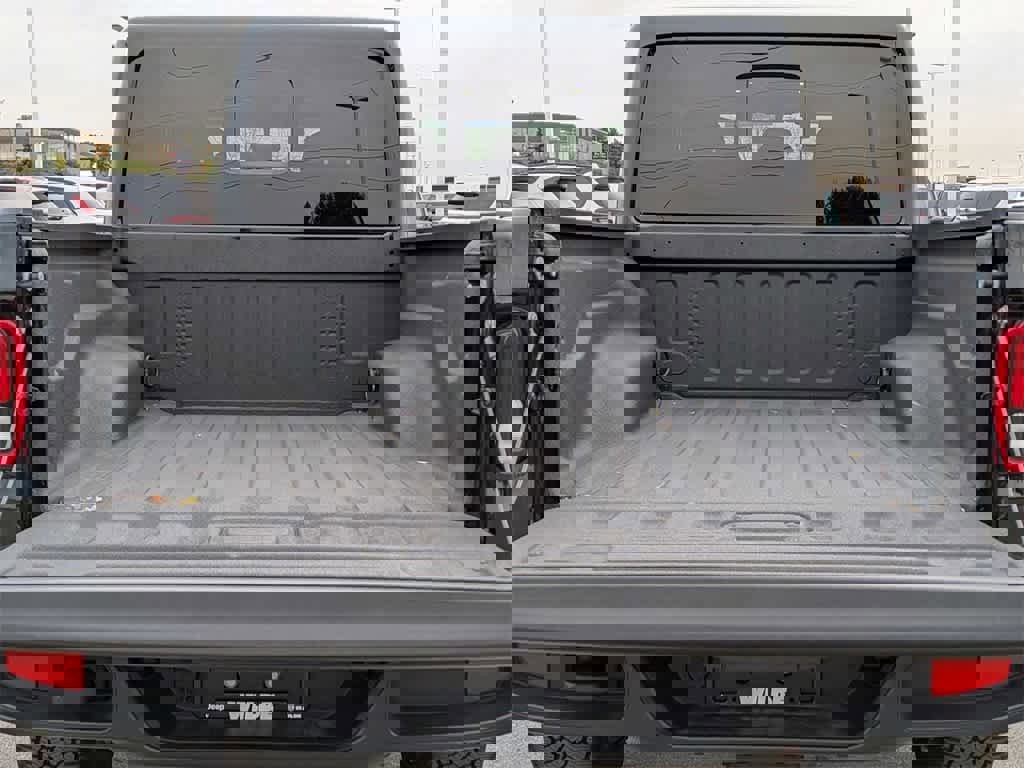 Used 2024 Jeep Gladiator Sport image 29