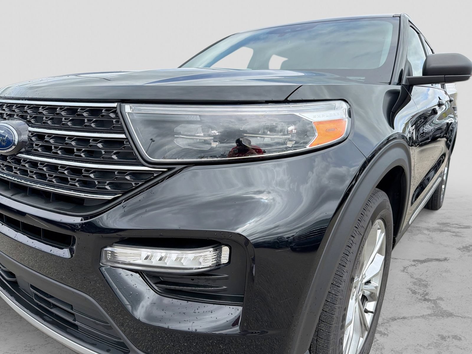 Certified 2024 Ford Explorer XLT w/ Equipment Group 202A AWD/4WD image 13
