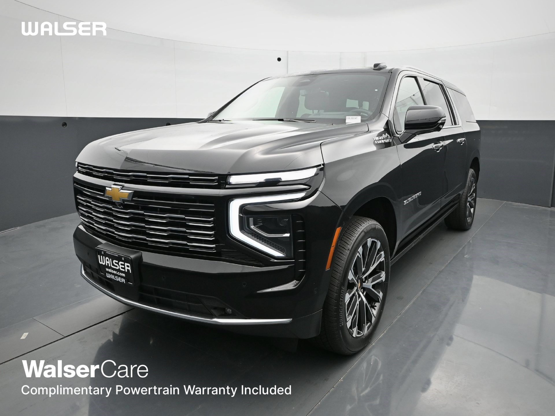 Used 2025 Chevrolet Suburban High Country AWD/4WD image 1