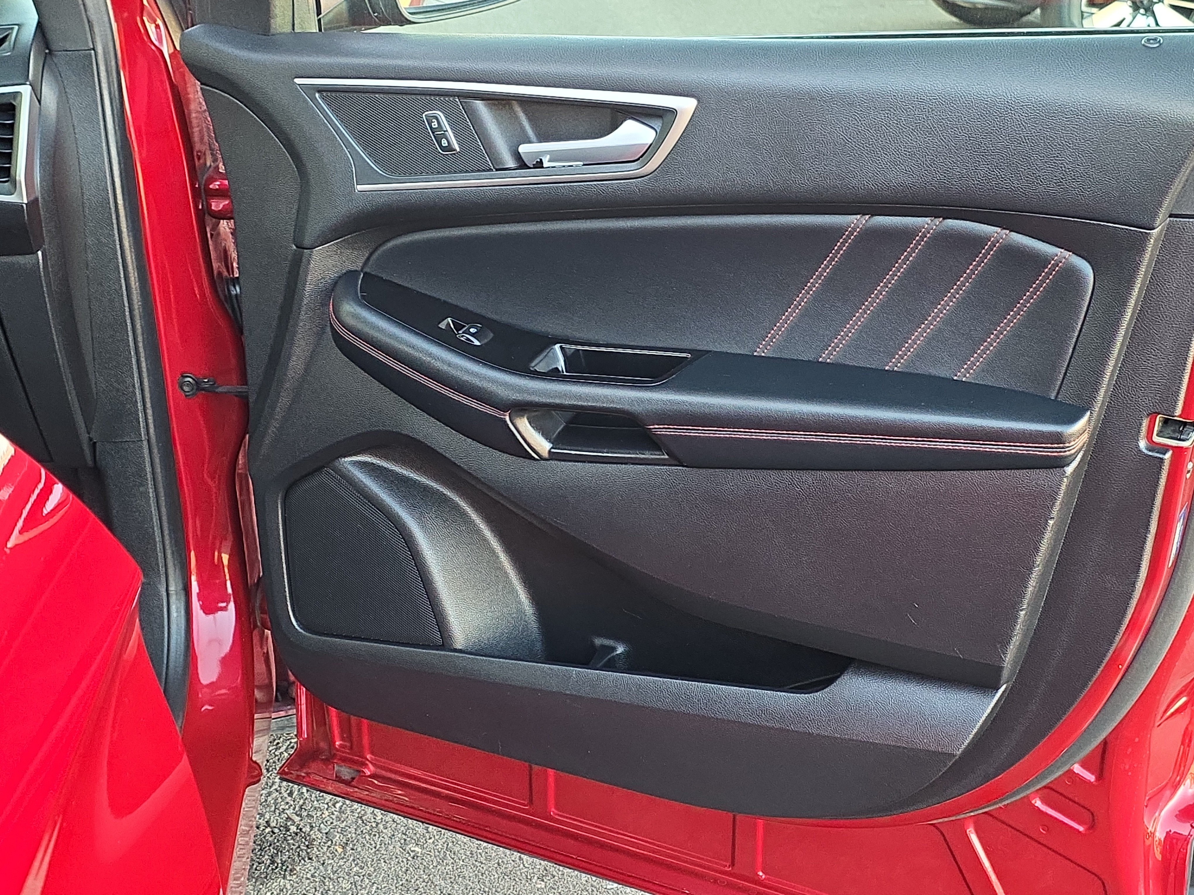 Used 2020 Ford Edge ST-Line FWD image 28