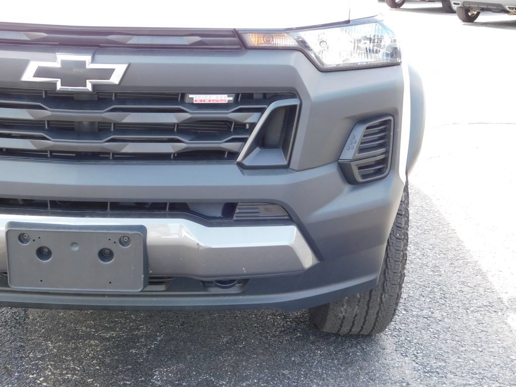 Used 2025 Chevrolet Colorado Trail Boss AWD/4WD image 13