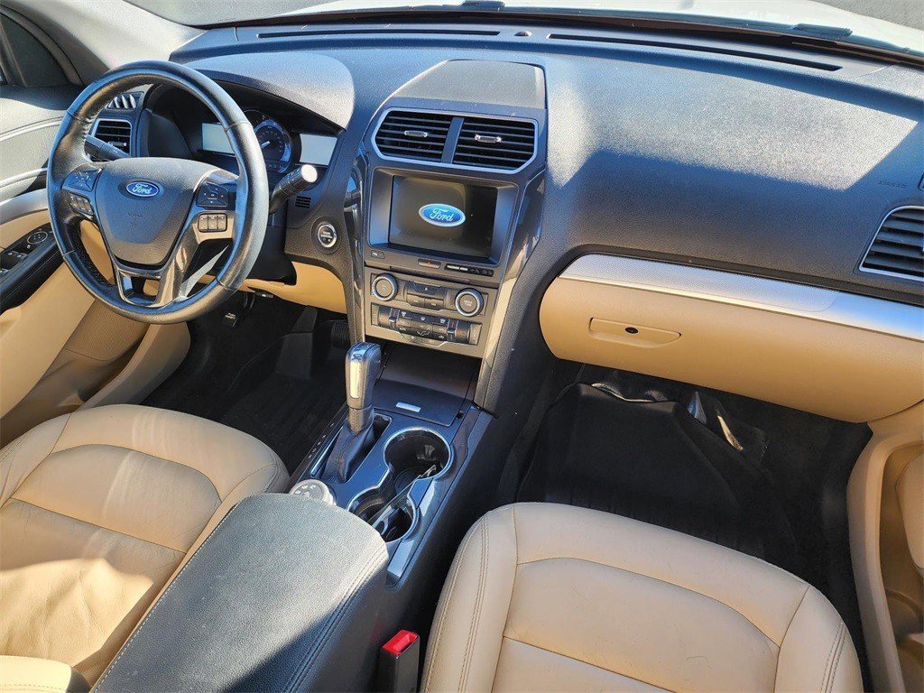 Used 2017 Ford Explorer XLT w/ Equipment Group 202A image 25