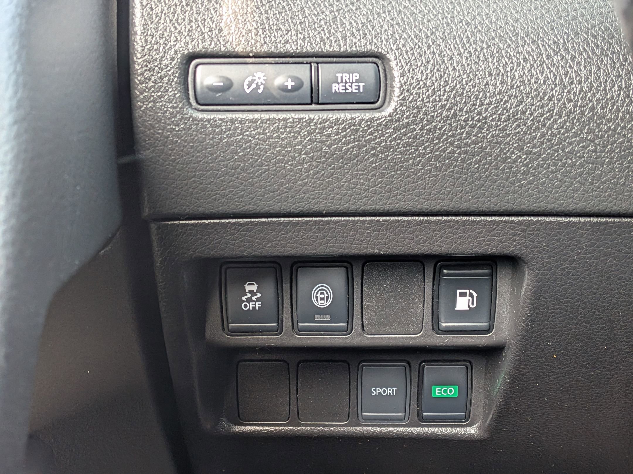 Used 2020 Nissan Rogue S w/ Special Edition Package image 17