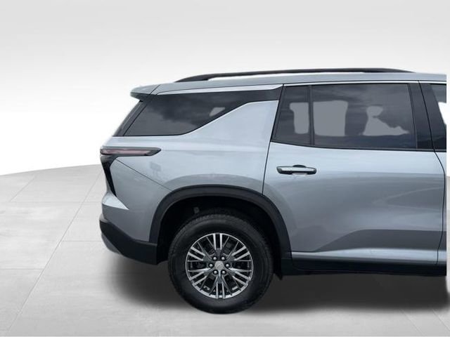 Used 2024 Chevrolet Traverse LT w/ LPO, Floor Liner Package image 4