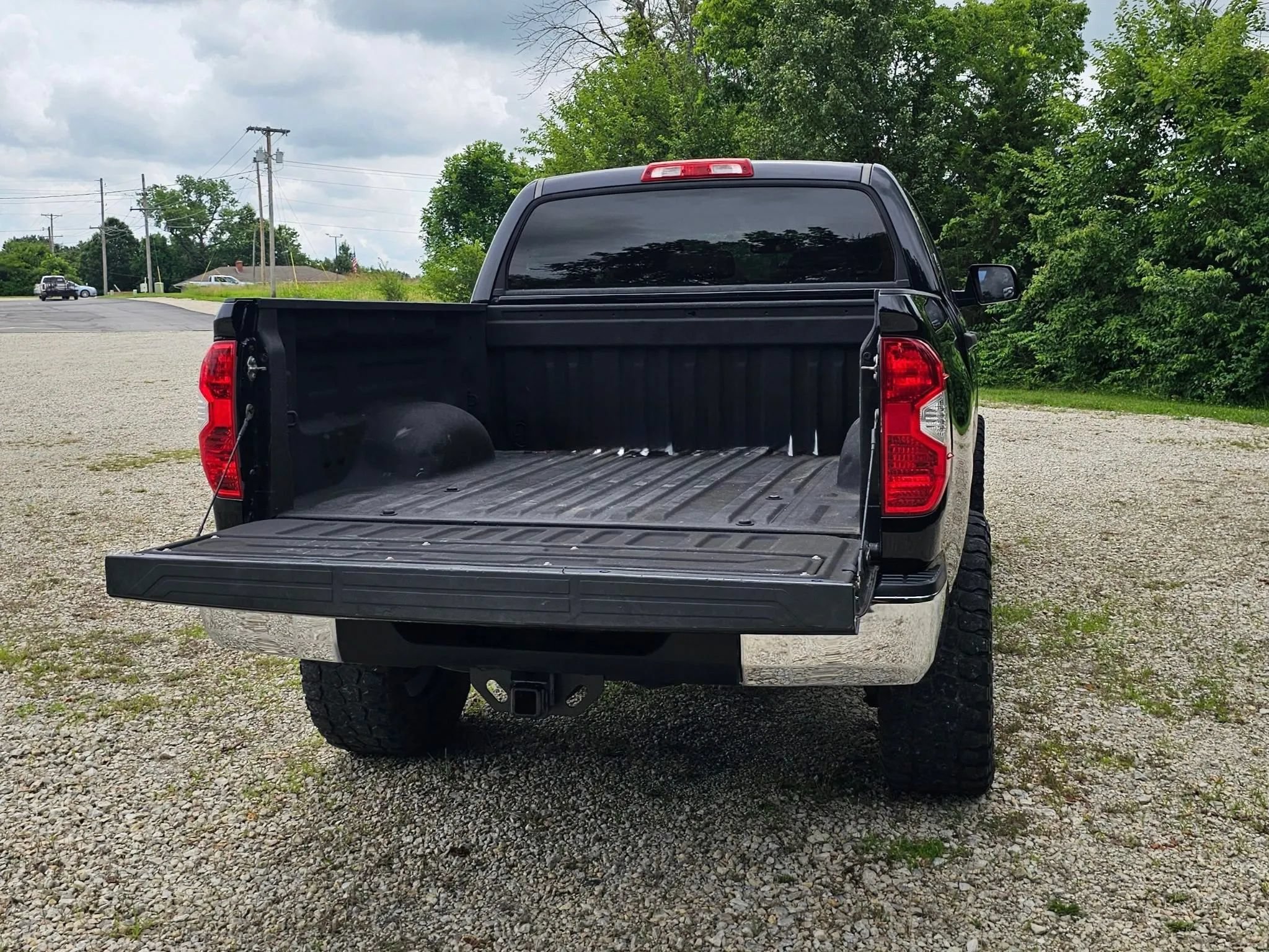 Used 2014 Toyota Tundra SR5 w/ SR5 Upgrade Package AWD/4WD image 6