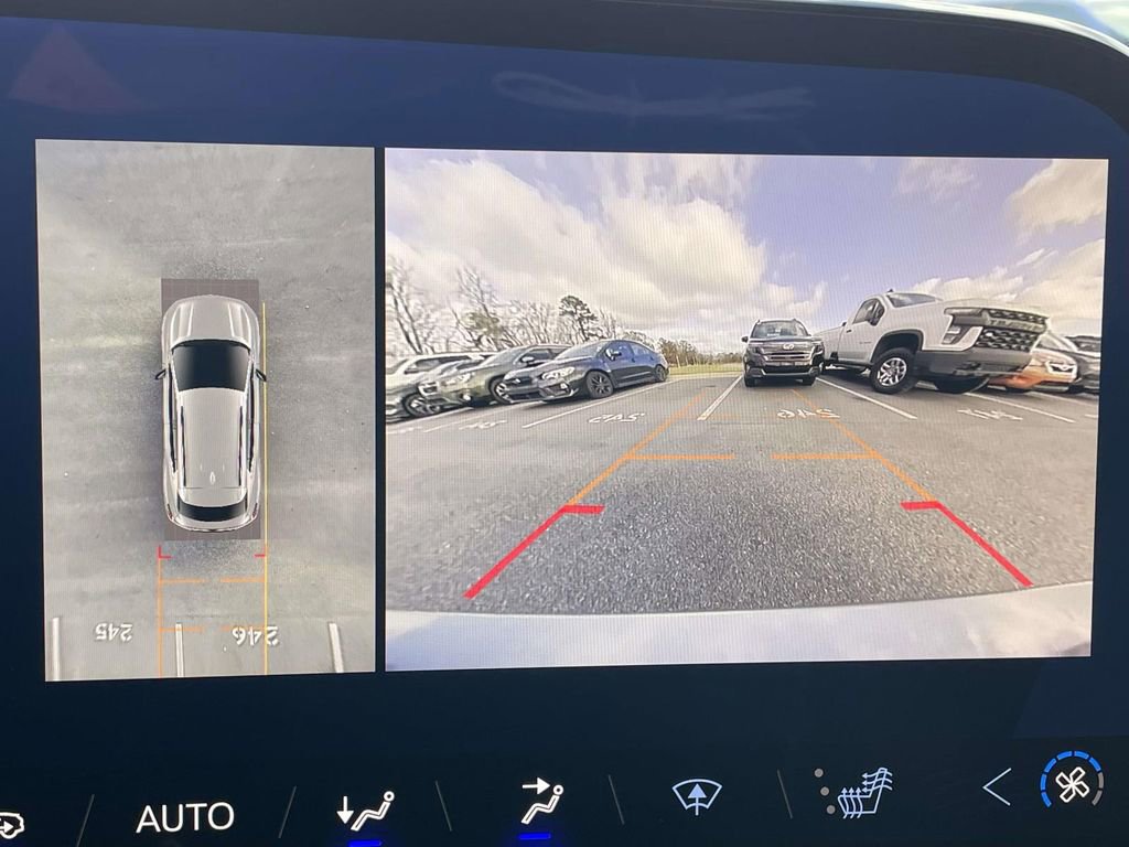 Used 2024 Chevrolet Equinox EV RS image 17