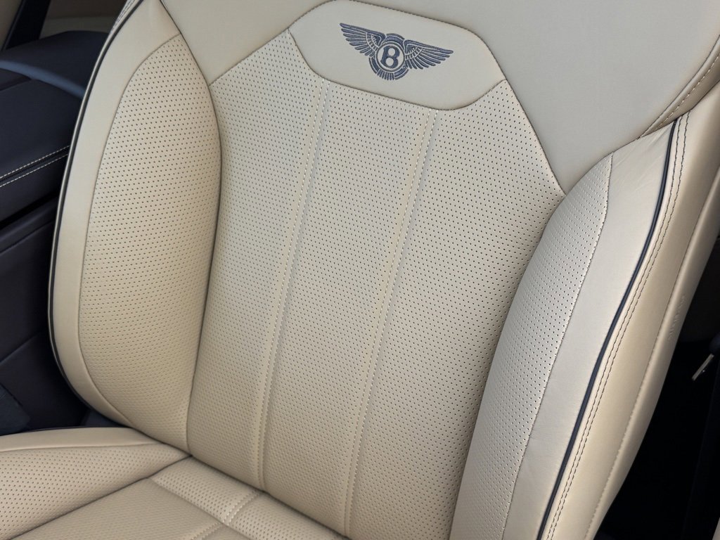 New 2024 Bentley Bentayga Plug-In Hybrid image 6