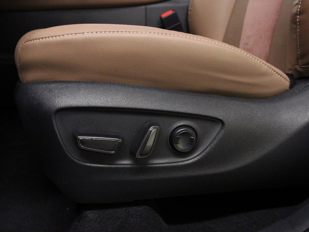 Used 2024 Toyota Grand Highlander AWD Hybrid image 24