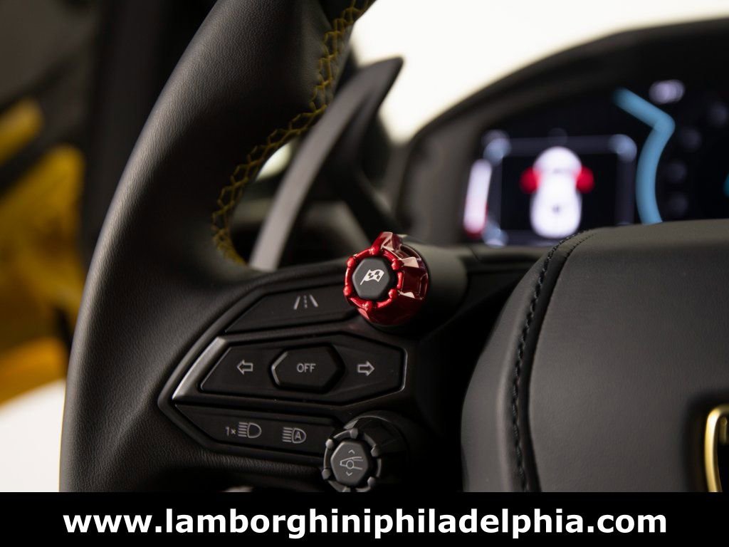 Used 2024 Lamborghini Revuelto image 32