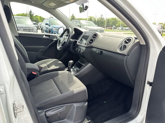 Used 2017 Volkswagen Tiguan Limited w/ Premium Package AWD/4WD image 28