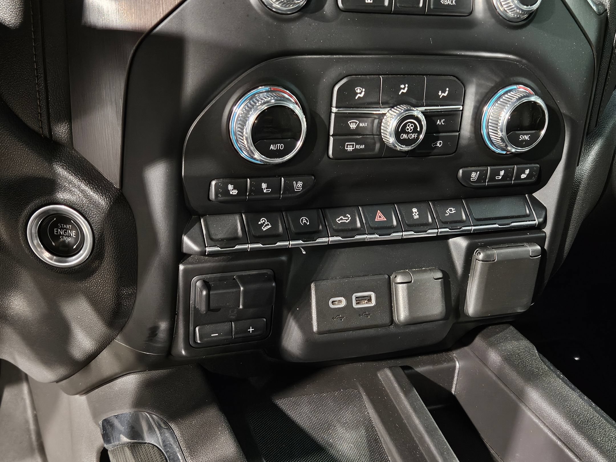 Used 2021 GMC Sierra 1500 AT4 w/ AT4 Preferred Package AWD/4WD image 31
