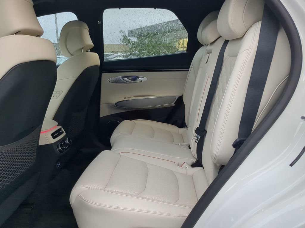 Used 2025 Genesis Electrified GV70 Advanced w/ Prestige Package image 12