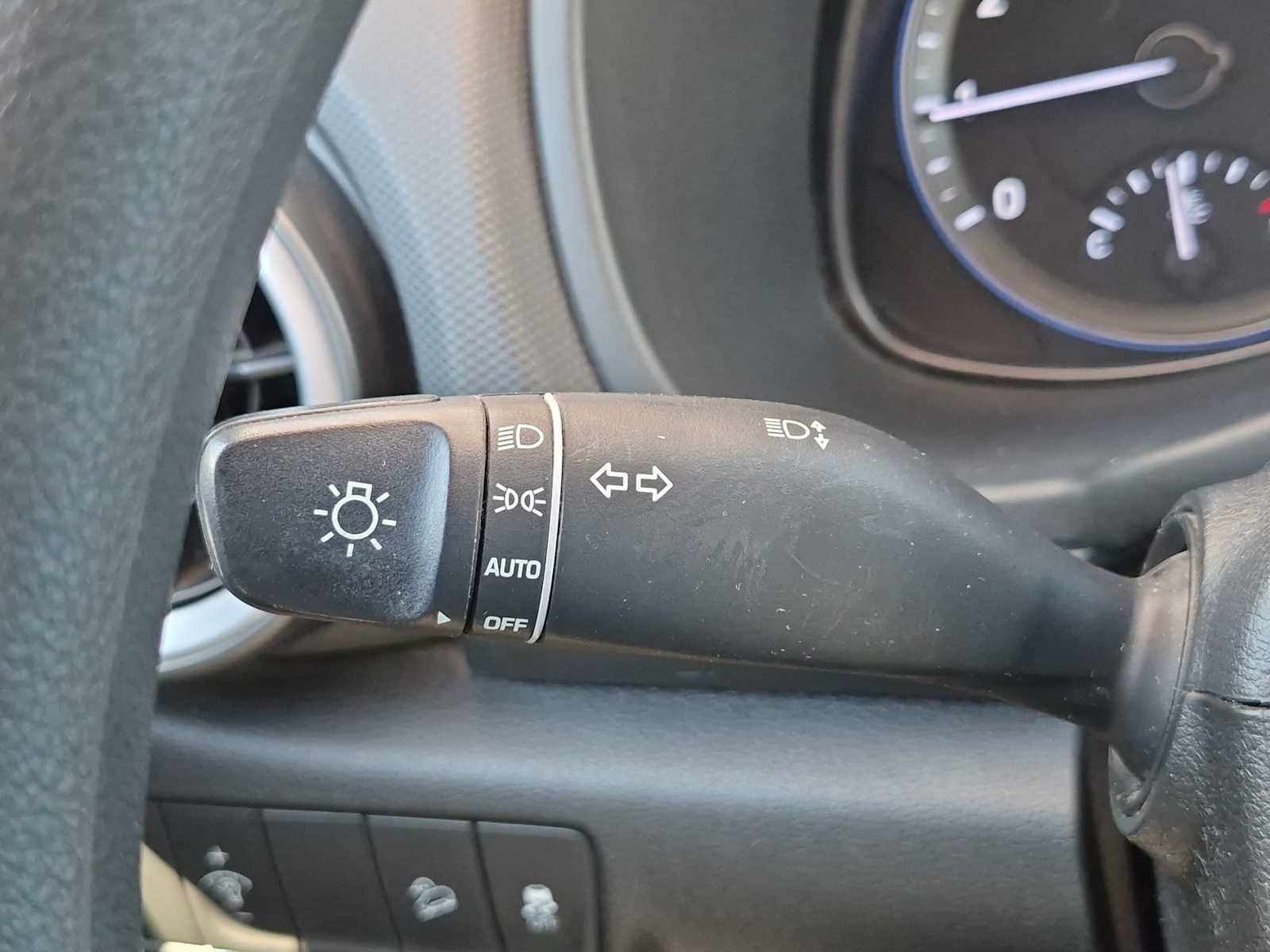 Certified 2022 Hyundai Kona SEL FWD image 25