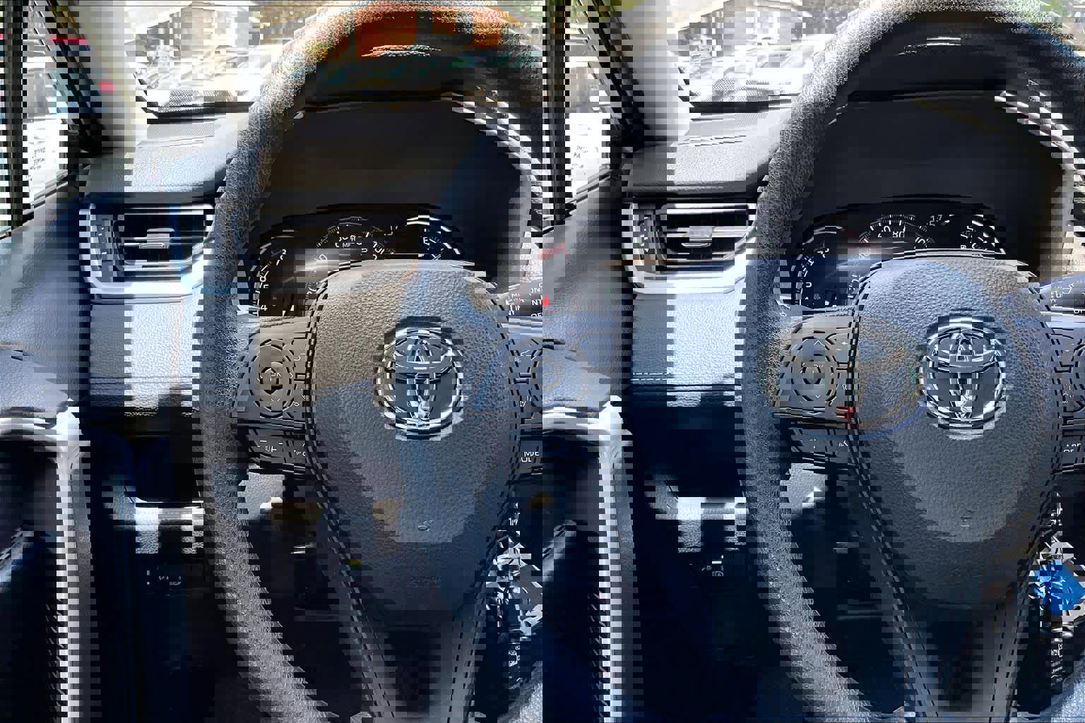 Used 2024 Toyota RAV4 LE FWD image 23